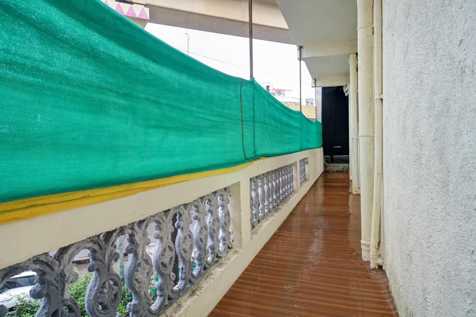 Hotel O Metro View Pimpri-Chinchwad Kültér fotó